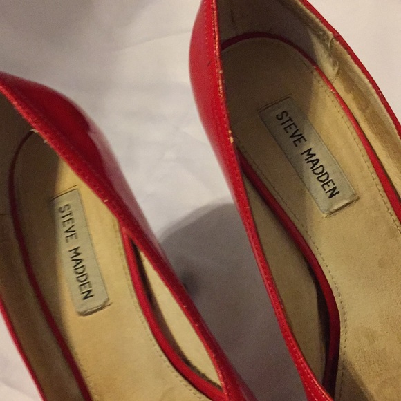 Red heels - Picture 3 of 5